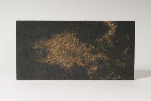 beton_architektoniczny antracyt-gold-porowaty_1.jpg